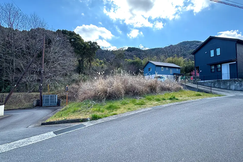 Yugawara 01の敷地正面(北側)からの写真